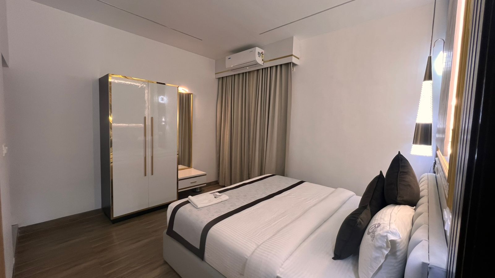 Private Pool Villa Suite wardrobe and dressing area